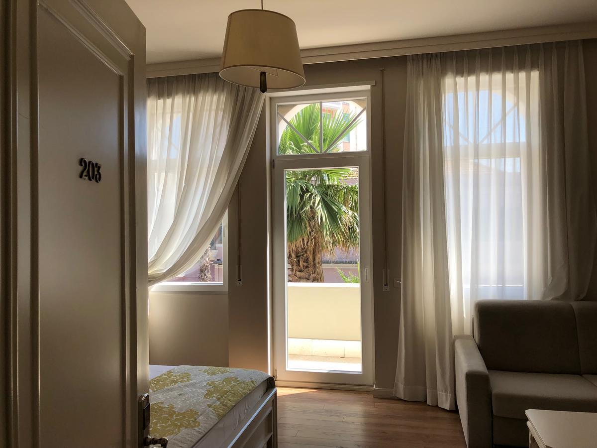 Amfiteatri Boutique Hotel Дуррес Экстерьер фото
