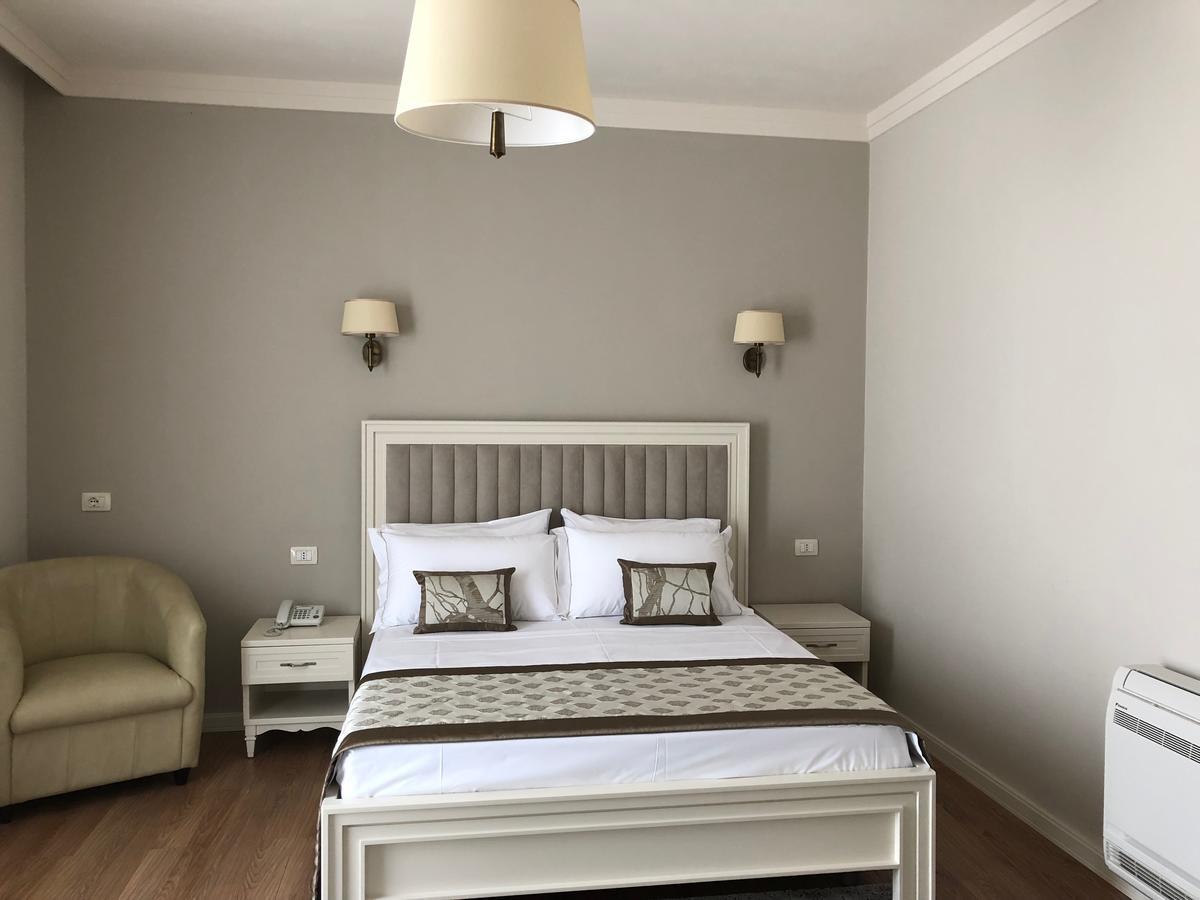 Amfiteatri Boutique Hotel Дуррес Экстерьер фото